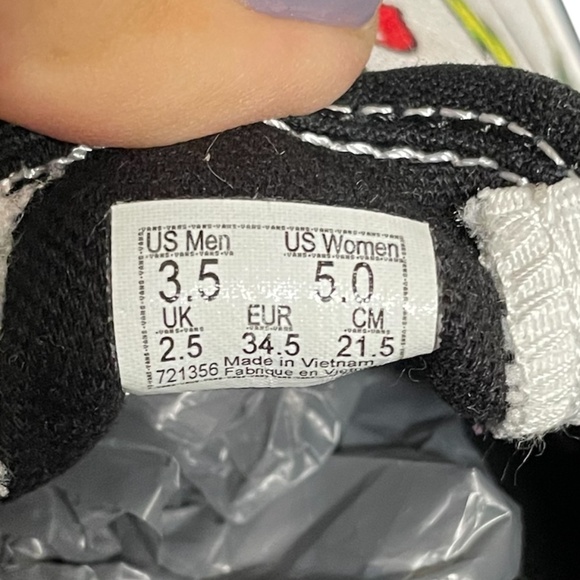 Vans Dice Cherries Bolts Hearts 8-Balls Eyeballs Classic Size 5 - Picture 5 of 5